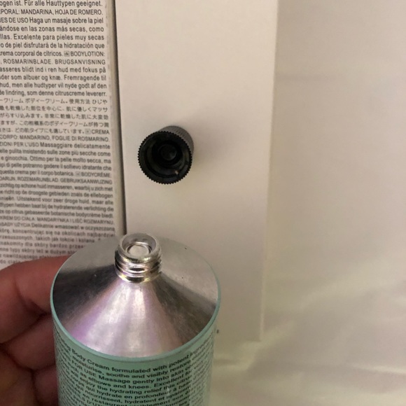 2 x Grown Alchemist Mandarin & Rosemary Leaf body cream 120ml - Picture 4 of 5